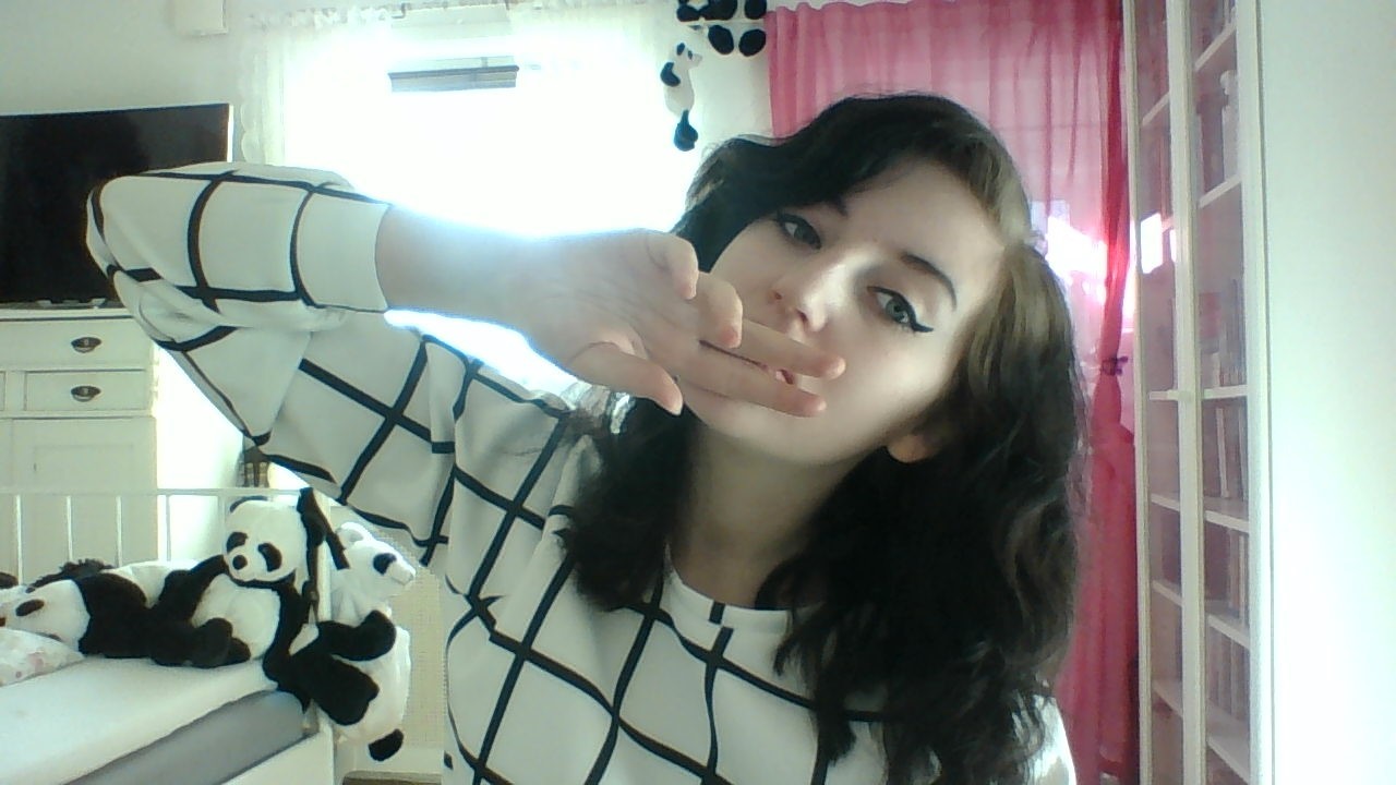 pandabub:  all my selfies look the same