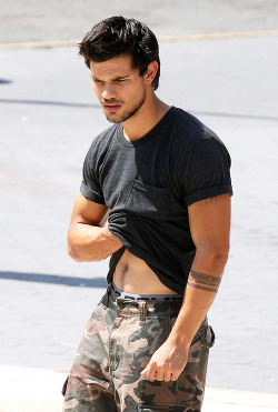 Taylor Lautner.