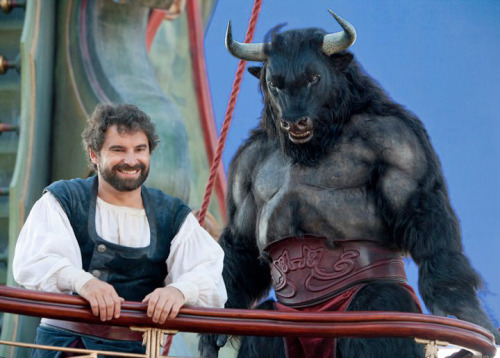 hoofedfursuits:  Some details of the Minotaur costume featured in the Narnia-movies (photos from the Monster & Werewolves blog), for more professional movie monster suits see this old post.   wow <3