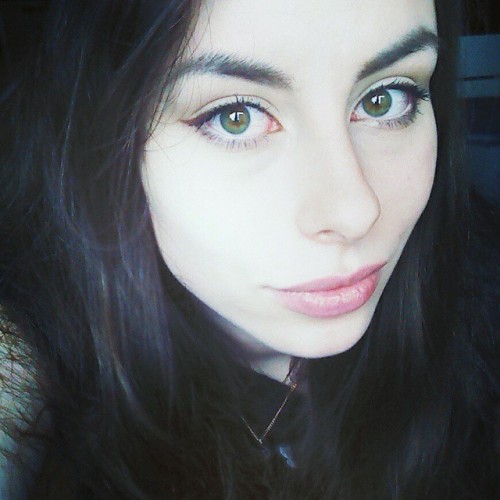 jess-anya:noxfae:90377:perfection ♥teach me your eyeliner magicwhat magic? that day i was too