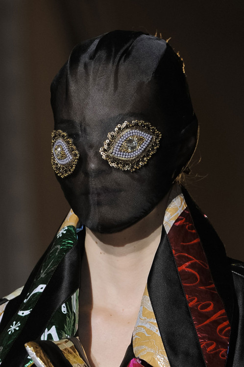 fistfulofpower:www.fistfulofpower.tumblr.com: Maison Martin Margiela SS14 Haute Couture.