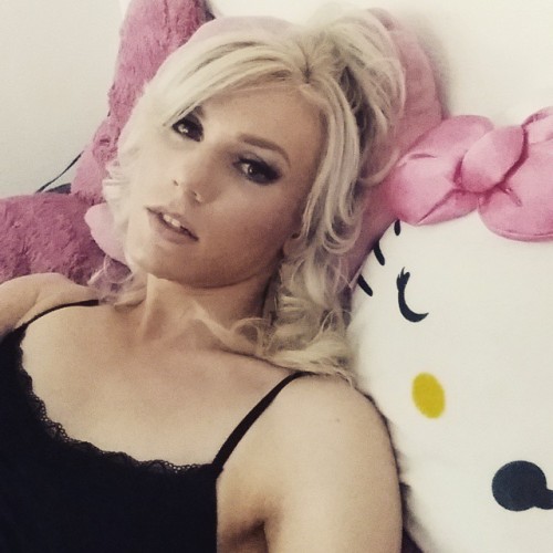 dreamtgirls:  Kylie Boudoir,  25 years old, transgender, california  Visit his Tumblr : ht