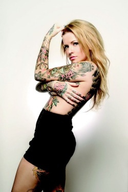 we-require-more-tatooed-girls:  More @ http://we-require-more-tatooed-girls.tumblr.com