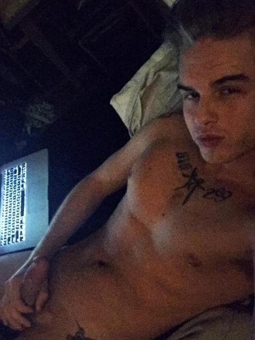 Cute Guys Naked
