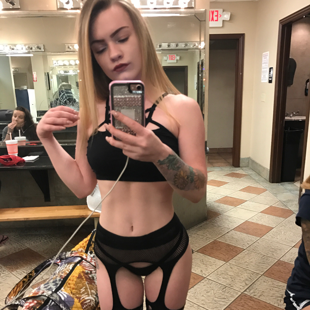stripper-locker-room:  https://www.instagram.com/sn0w_bvnny/