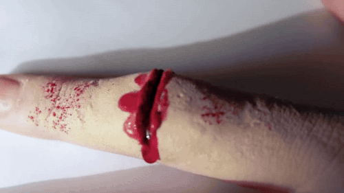 gifsboom:  Special Effects Broken/Hanging Finger.(TechnicallyTutorials)