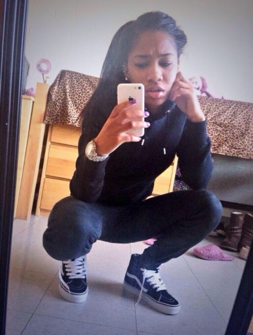 theeproblemchild: asegbola: whoisahmad: Lets take a moment Bre Ahmad you’re a creep  cutie breezuss 