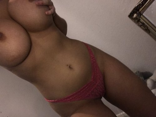 bigtiitbabe:  Morning gym session and dog porn pictures