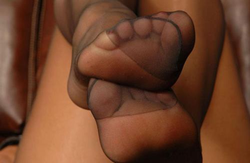 jojje4:  I love sexy nylon girls 