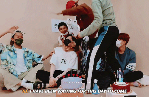 They Didnt Even Hesitate. They Saw A Chance And Took It. Joon Especially Aklshdfksdf