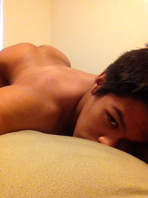 thewerebottom:  imhereforthemen:  I’ll just be waiting here… Very nice angle! 