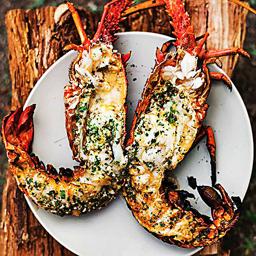 everybody-loves-to-eat:  lobster requested by skyeribbon 