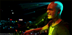 weloveheadhunterz:  ;) 