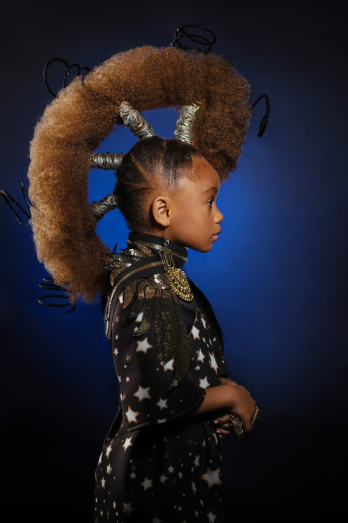 itscolossal:  AfroArt Photo Series Challenges Beauty Standards with Young Black Models