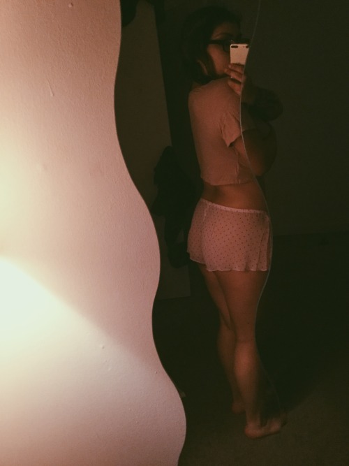 highnympho:  I’m cute 🌸🐣