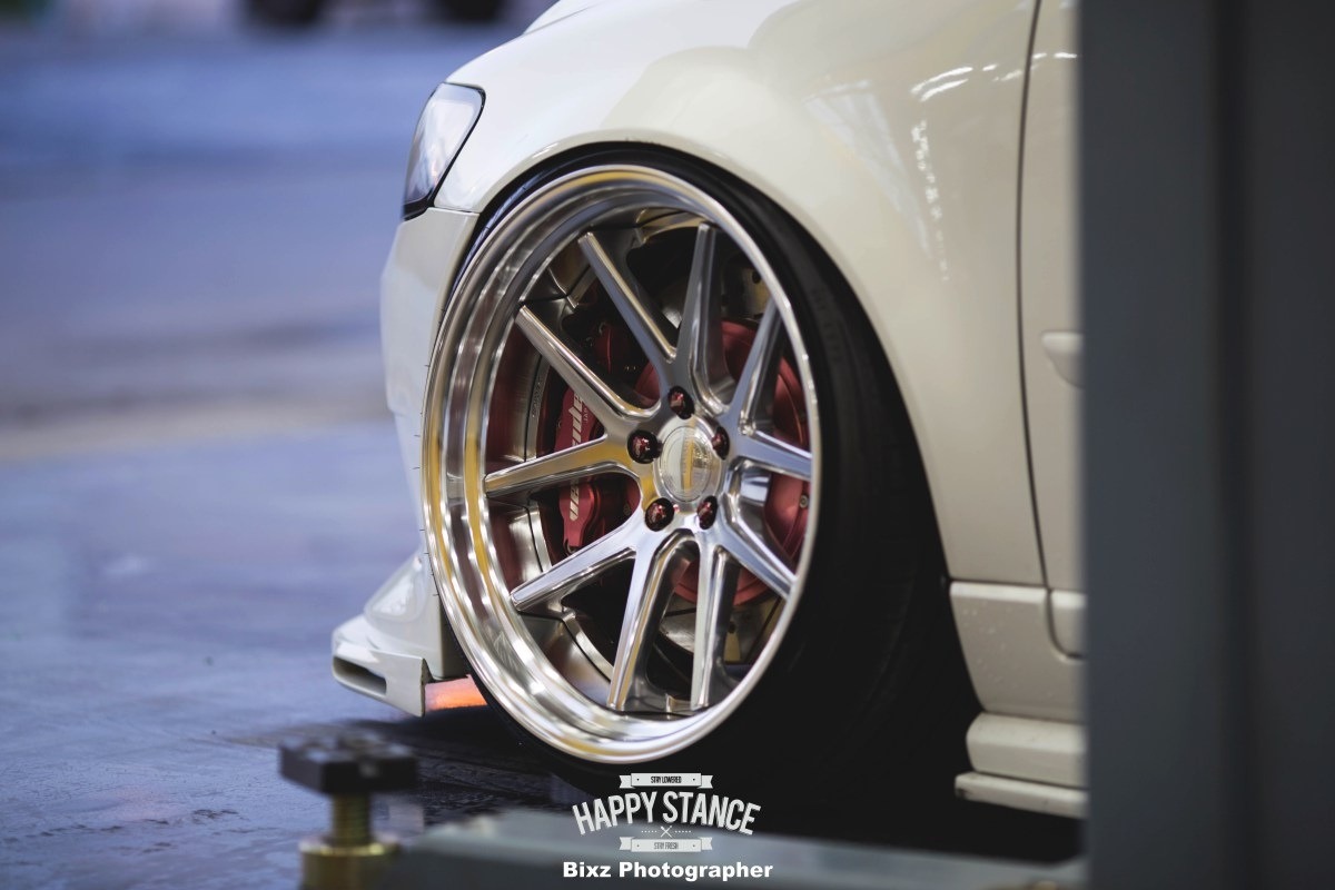 swedmet:  Absolutely insane, super clean, static V50 sitting on 20”x10” x10.5”
