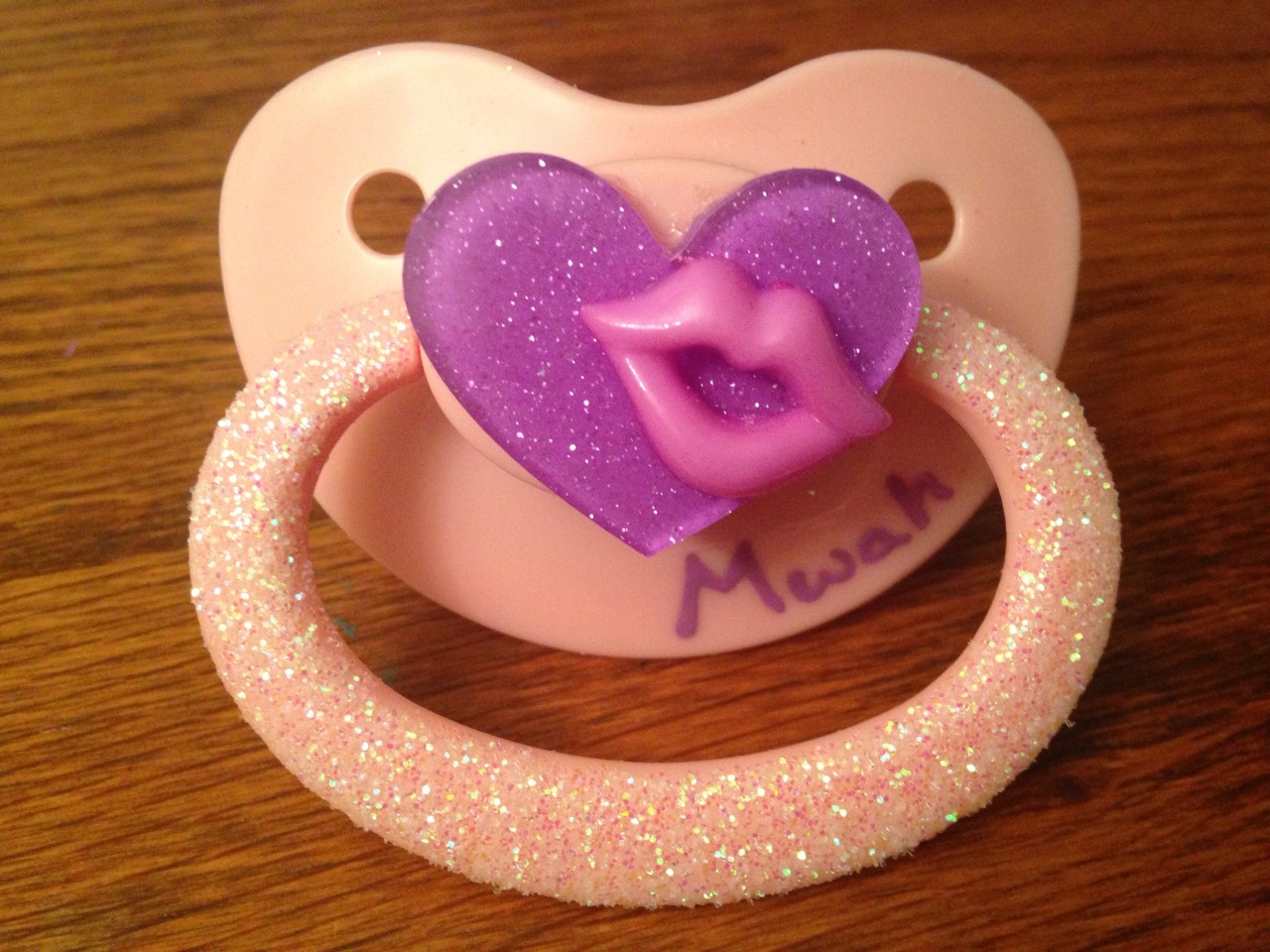 littlebabybigplaypen:  I hope you like these! 🙈🎀  (www.littlebabyBigPlaypen.storenvy.com)
