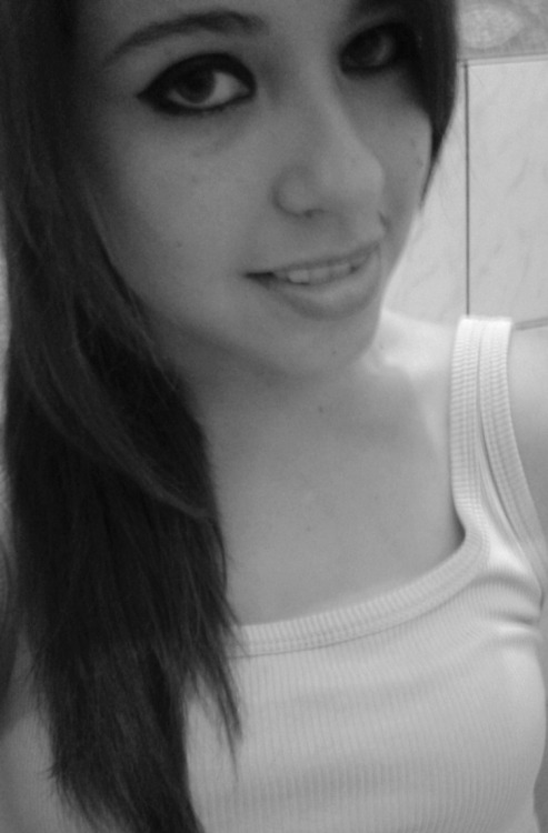 Tipo assim.. deu uma vontade de postar uma foto minha.. u.u  Não se assustem.. beijos