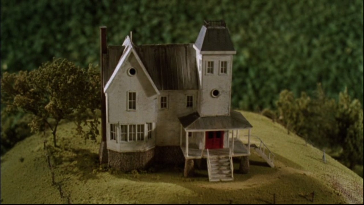 thewraithrisingfilmscenes:  Beetlejuice (1988)Dir. Tim BurtonRotten Tomatoes: 81%IMDb:
