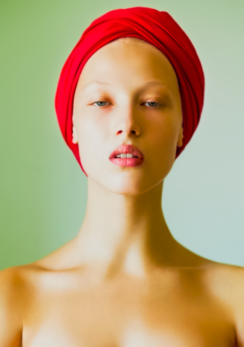 jon7athan:  Alexandrina Turcan (Alexandra Tzurkan) by Renata Paskal