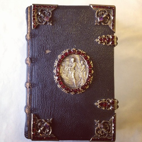 uispeccoll:Book bling! This 1610 copy of Lustgartlein is beautifully bound in contemporary black Mor