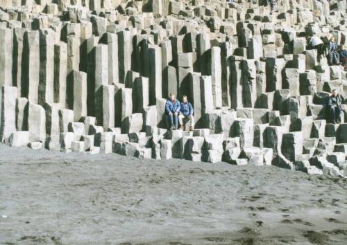 gokuma:  sixpenceee:  Columnar Basalt, Iceland: These columns that are so perfect, they almost look artificial. Millions of years ago, they were lava plateaus, which over time, cooled and fractured to create the stunning facade we see today.  O__o 