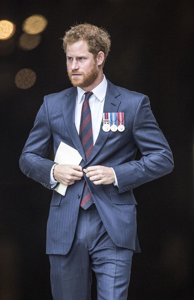 camaecyparis:  say-yes-to-circumcision:Looks to me like Prince Harry is in team cut!