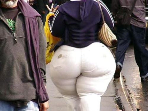 http://lovinthickmoms.tumblr.com/post/63495552279