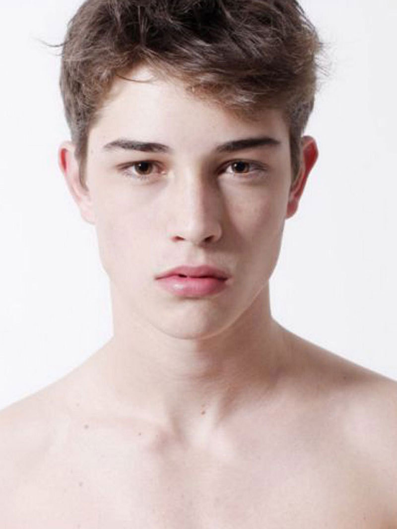 on the runway — Francisco Lachowski