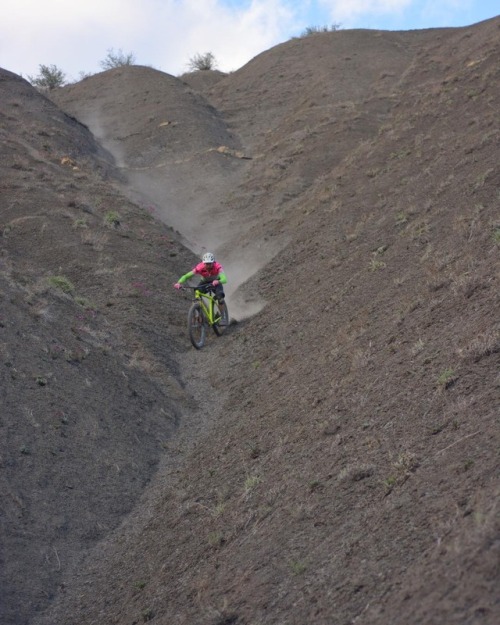 fatchancebikes: Hope you’re all enjoying this holiday weekend, happy trails! Photo by @ultraromance_