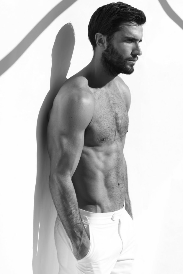 gaymadridboy:  Duncan Macrae
