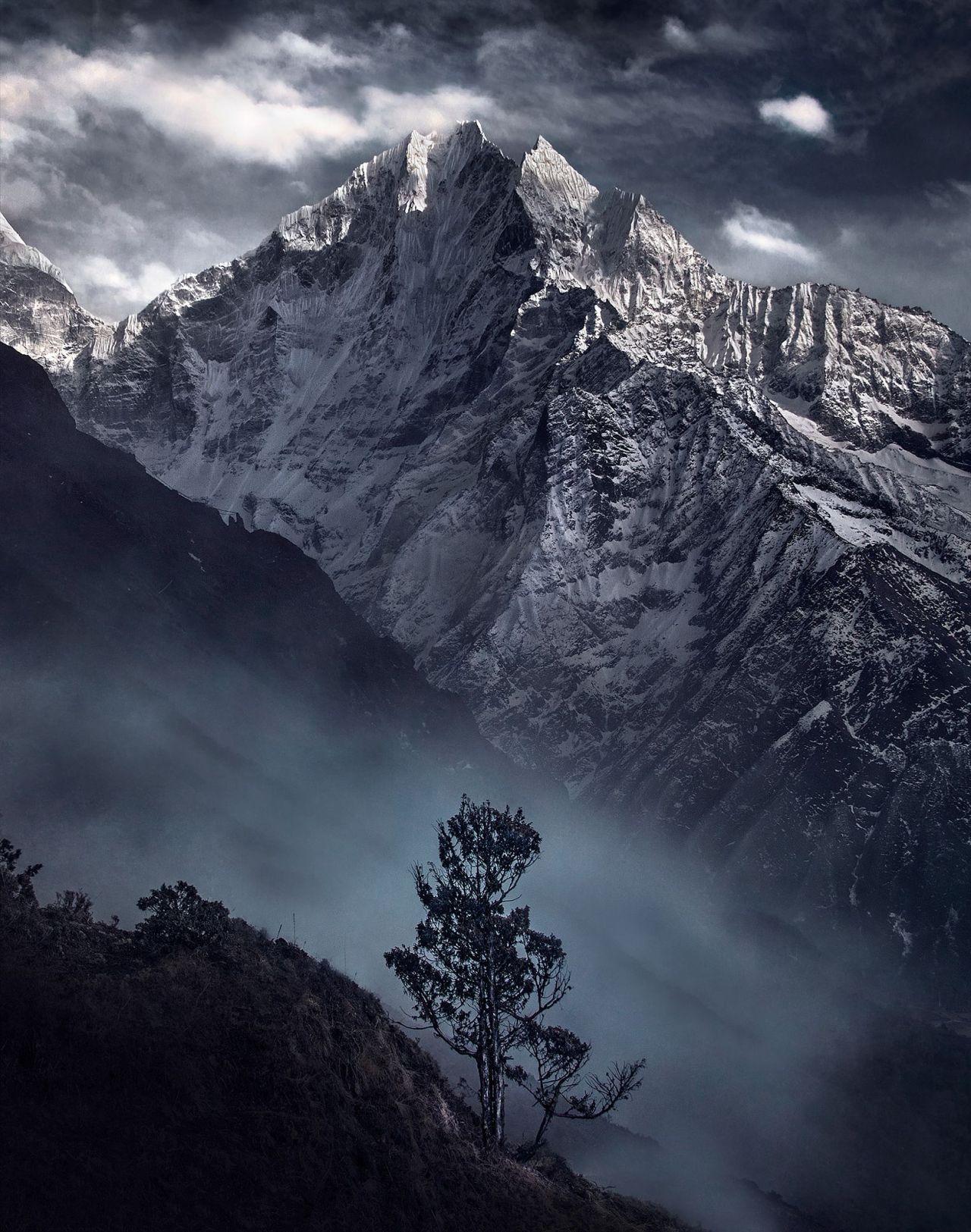 travelgurus:A Mountain Memory by Max Rive, at Nepal, HimalayasFollow @travelgurus