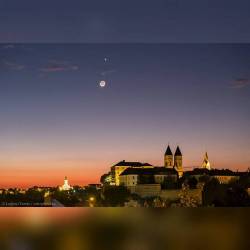 A September Morning Sky #Nasa #Apod #Moon #Satellite #Stars #Star #Regulus #Planet