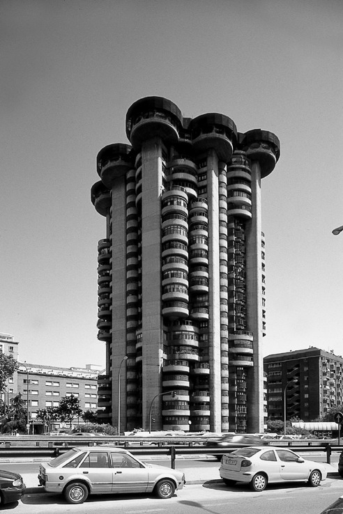 arquigraph: Concrete Is Beautiful Francisco Javier Sáenz de Oíza: Torres Blancas, 1961