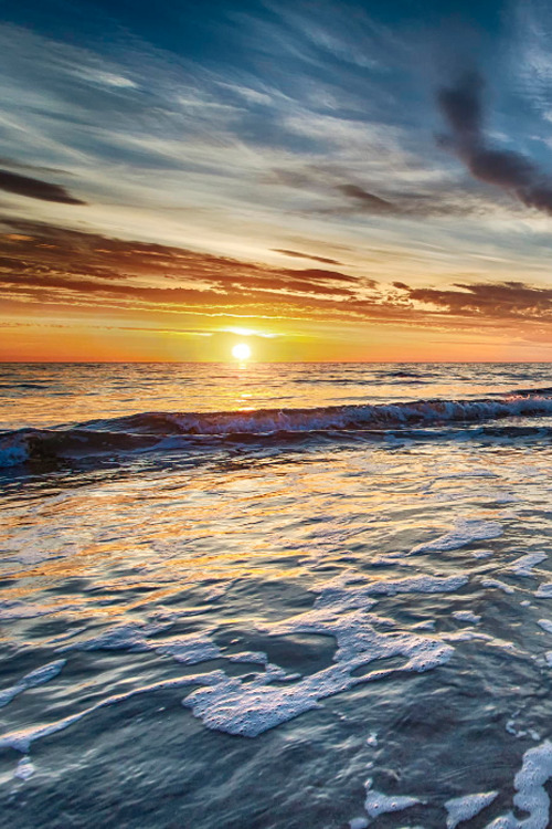 plasmatics-life:Summer Sunrise ~ By Kathy Medcalf