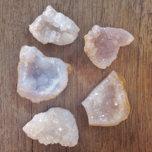 barefoot-vegan:barefoot-vegan:I’ve listed a bunch of crystals perfect for wire wrapping, macrame wor