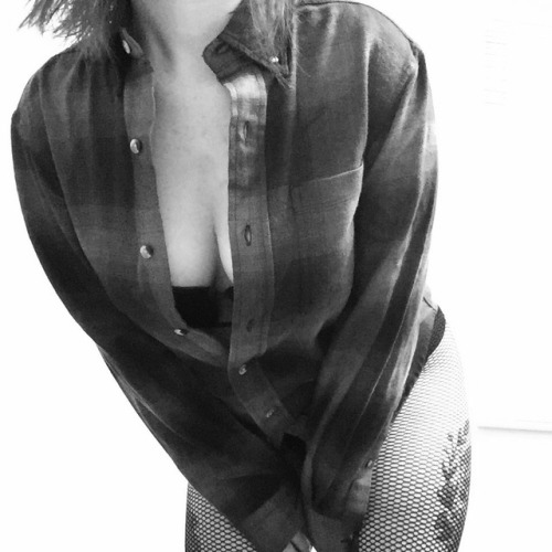 suppenny: More fishnets and flannel because it’s Friday!!  …and because I love alliteration