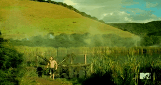boytrappedinthcloset:  Austin Butler shirtless and wet in The Shannara Chronicles