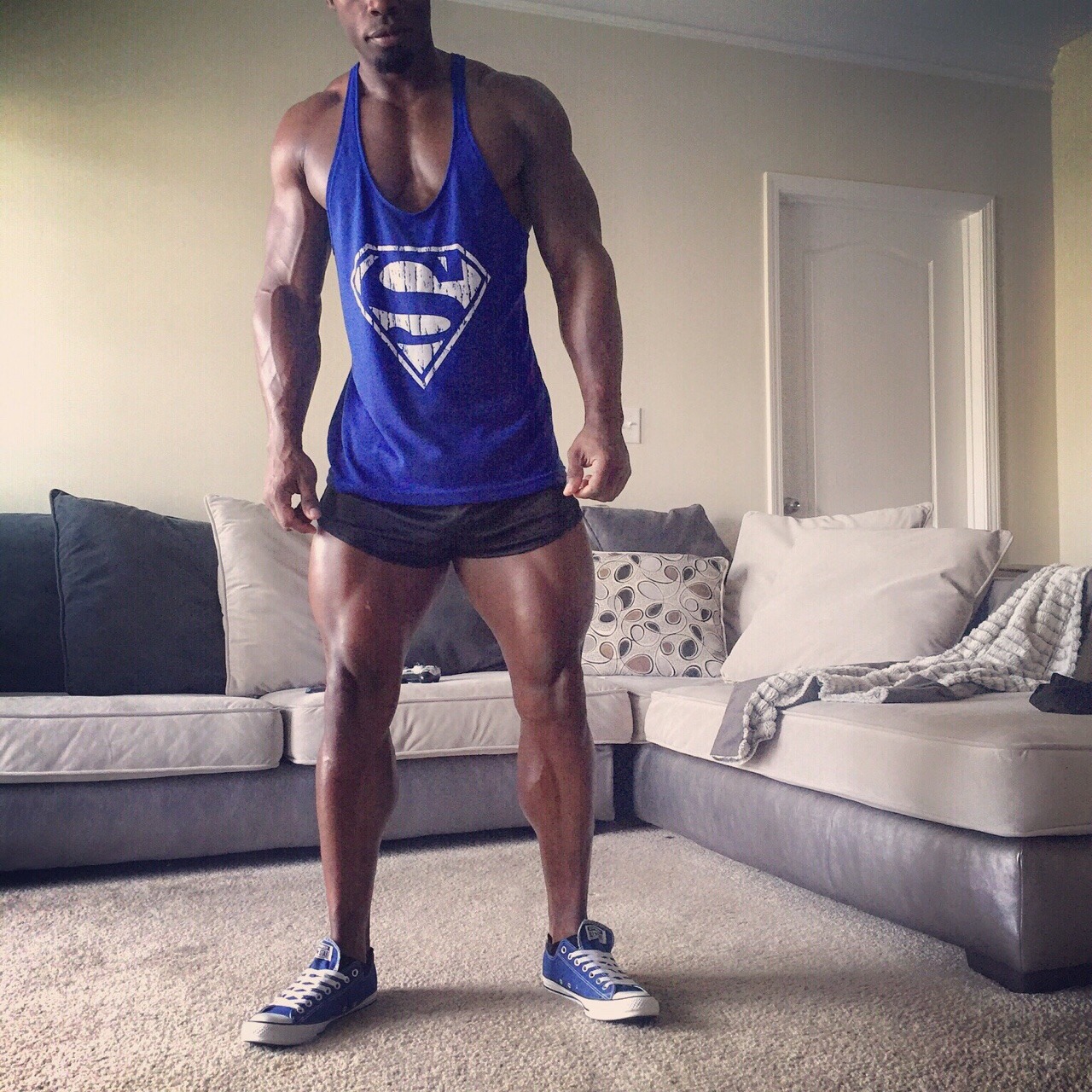 actionfigurebody:  Monday – Back/Abs  Deadlifts 5 Sets X 12, 10, 8, 5, 5 Reps Wide