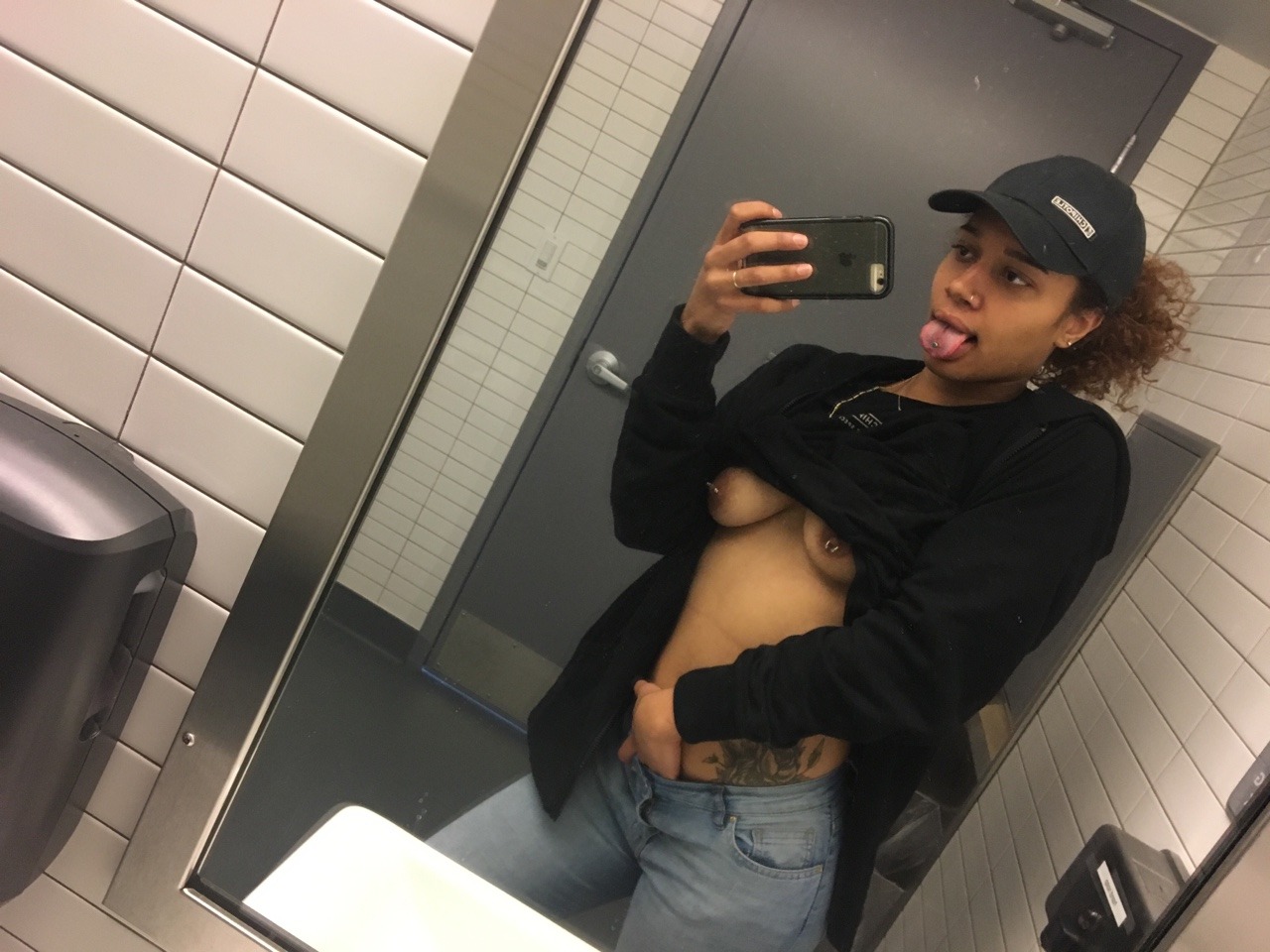 houdini-head:  I did it again🖤🌯