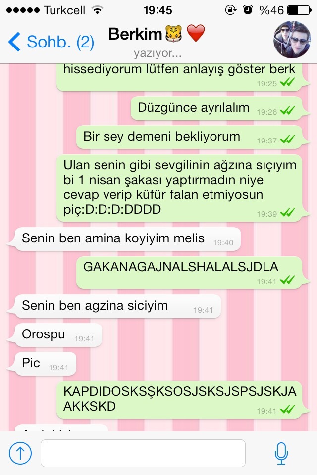 pikachununkuyrugu:  kitaplaraasikbirkiz:  baymimiik:  soyle bir iliski aslinda  tam