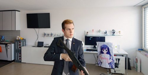 hkdmz:  スイス大使 ラユンさんはTwitterを使っています: “銃は人を殺さない。殺すのは人である。 t.co/d1N1A1pUFK”