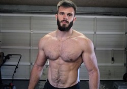 smellmyassfarts:  men-with-beards-xxx: Killian Belliard 🧔🏻💪🏻💦   Love this guy