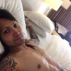 howtodestroyallangels:  (via ☆Ashley Purdy☆ @ashleypurdyinc Instagram photos | Websta (Webstagram)).       AWWWW COME ON!!!! 