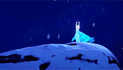 keybladesoras:  The Queen arrives in Storybrooke. 