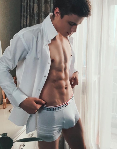 portaavions:Daniel Vegas