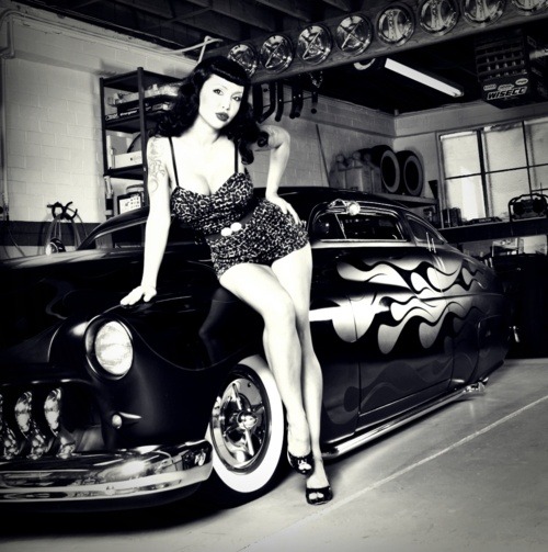 alternative-pinup:  Alternative Pinup girlPinup girl Twitter