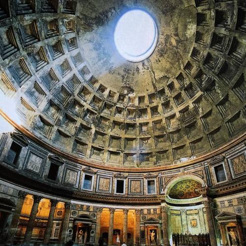 Pantheon - The temple of all God’s#pantheon #templeofallgods #temple #rome #italy #history #an