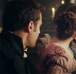 captainsantiagos: sidney getting turned on by being amused at charlotte telling him off. (1x02/1x05)