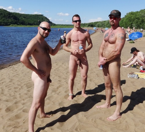 averagedudenextdoor: Bros just hanging at the naked lake